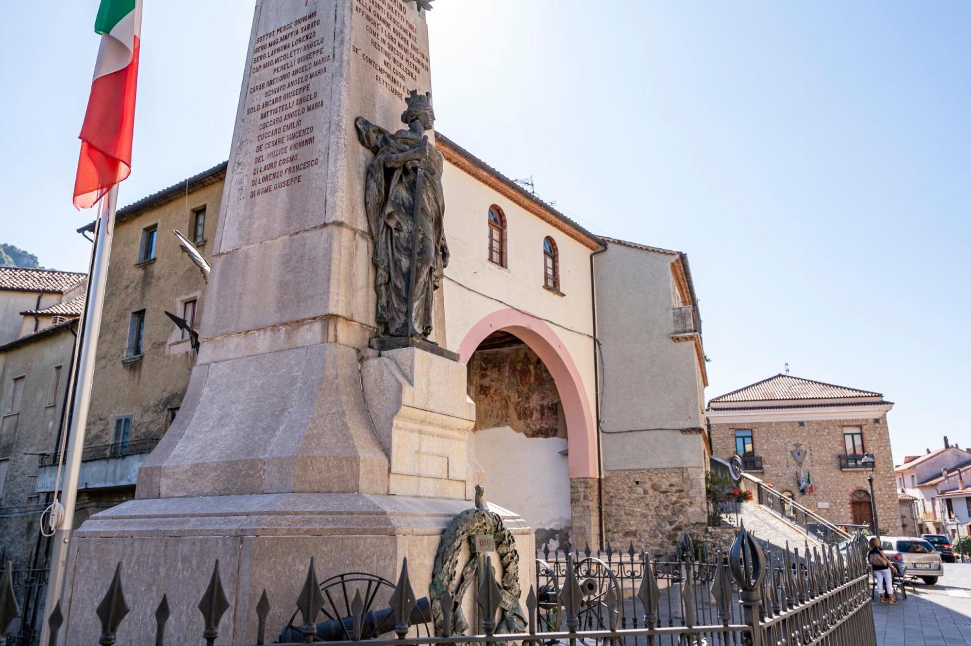 Piazza Laurino Apartments Basic Excursions Alto Cilento Pellegrinaggio Giubilare Luaran gambar